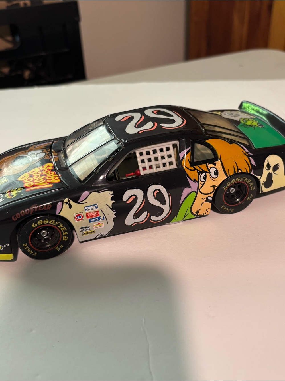 Robert Presley #29 1996 Scooby doo action platinum series1/24 diecast no box